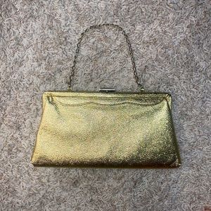 Circa 70’s/80’s Vintage gold clutch 👛